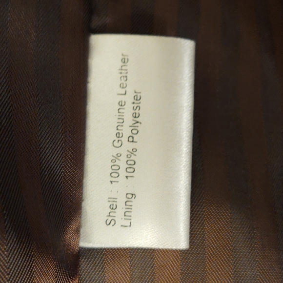 100% Lambskin leather blazer. Size medium. - Picture 3 of 5